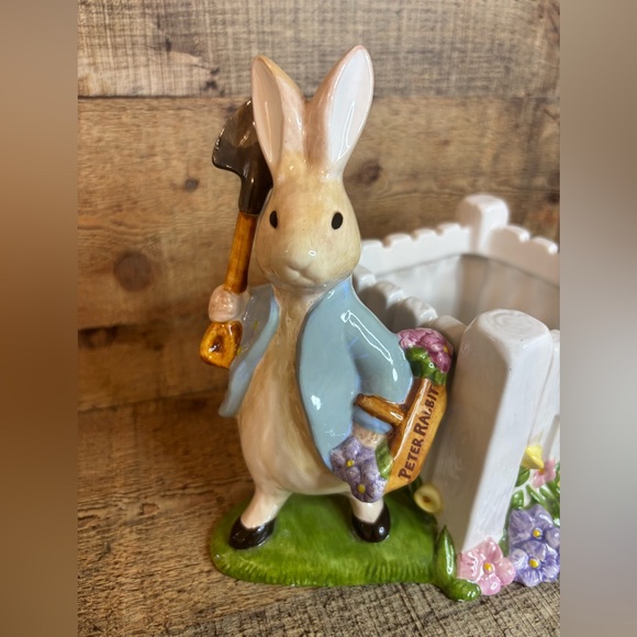 2001-Beatrix Potter “Peter Rabbit” W/White Fence-Ceramic Planter Teleflora - Picture 2 of 10